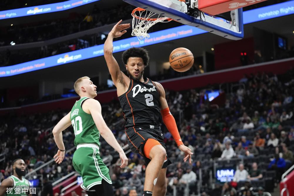 并且延展到 并且延展到