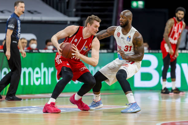 他在外线的 他在外线的